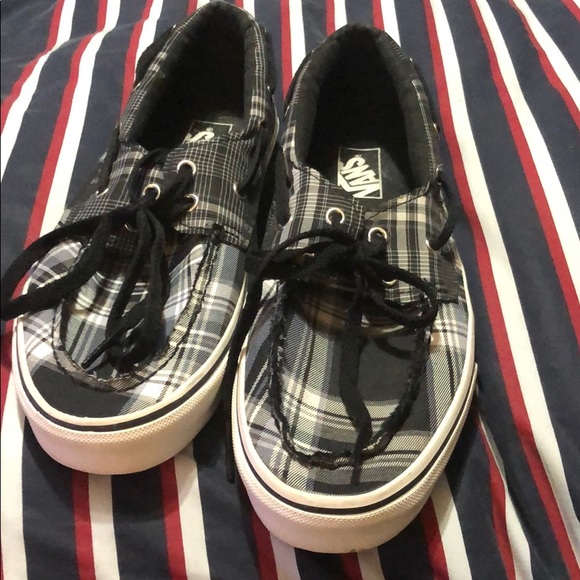Vans - Picture 1 of 6